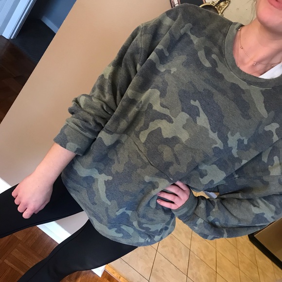 Express Tops - Express one eleven crew neck with front pockets